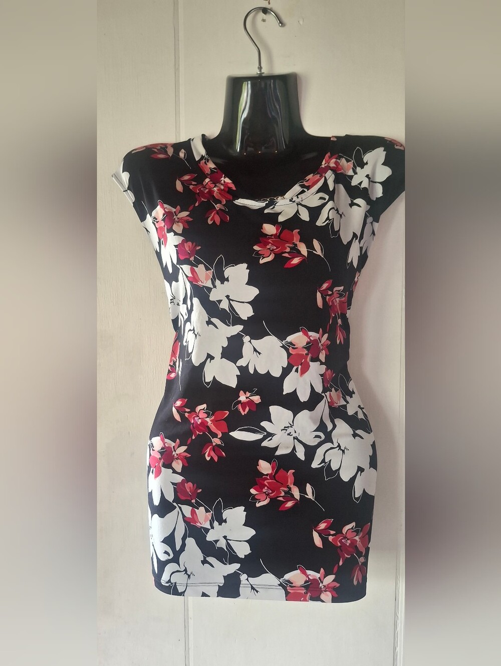 Liz Claiborne Black Floral Dress Top with White and Red Blooms